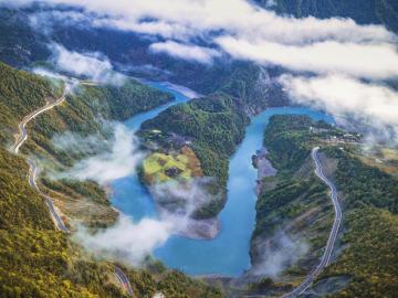 road_Nujiang_Gorge_Yunnan
