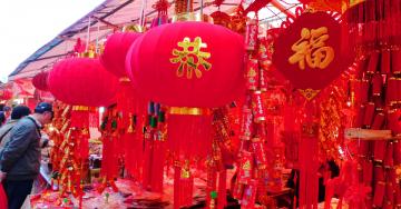 Red_decorations_Yunnan_China