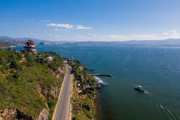 Eastern_Road_Erhai_Lake_Dali_Yunnan_China