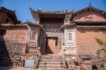 Nuodeng_Village_01