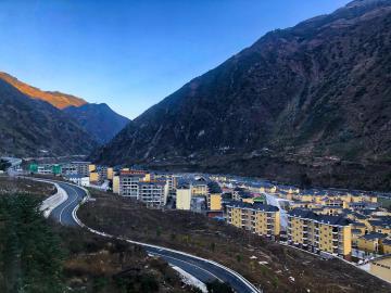 beautiful_road_in_Nujiang