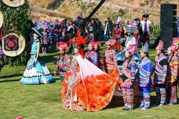 Yi_Clothing_Competition_Festival_Yunnan_China_01
