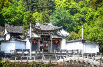 Heshun_Ancient_Town_Yunnan_China_01