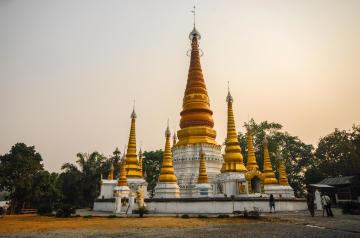 Jiele_Golden_Pagoda_yunnan_china