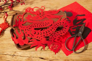 paper-cuts_for_window_decoration_xiaonian_yunnan_china_02